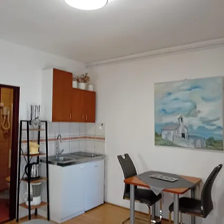 Apartment House Nono Povljana
