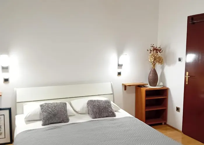 Apartament House Nono *